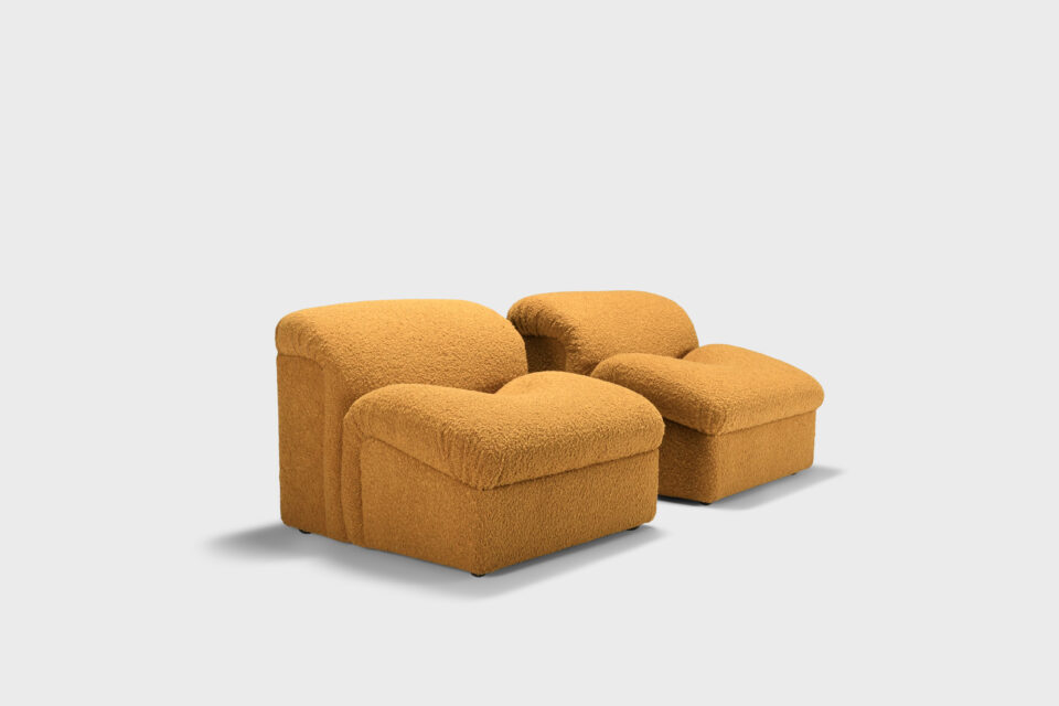 Exceptional Set of Two Italian Bouclé 'Onda' Lounge Chairs, Italy, 1970s